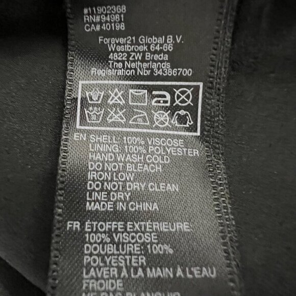 Forever 21 Women’s Sleeveless Round Neck Shift Dress Black/White Print Small - Picture 8 of 8